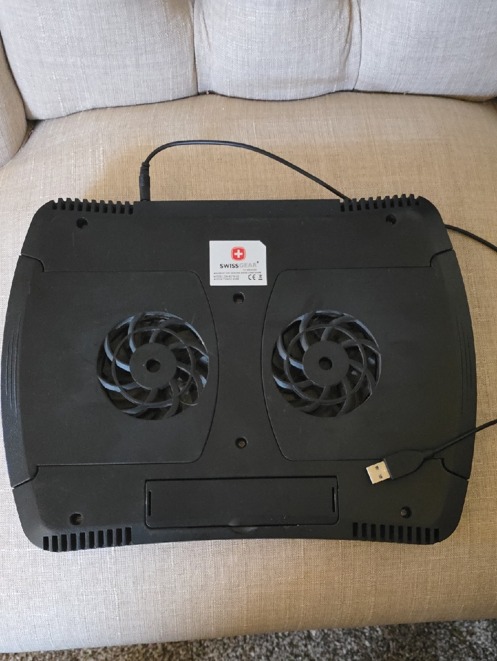 SwissGear Black Twin-Fan USB Laptop Cooling Pad